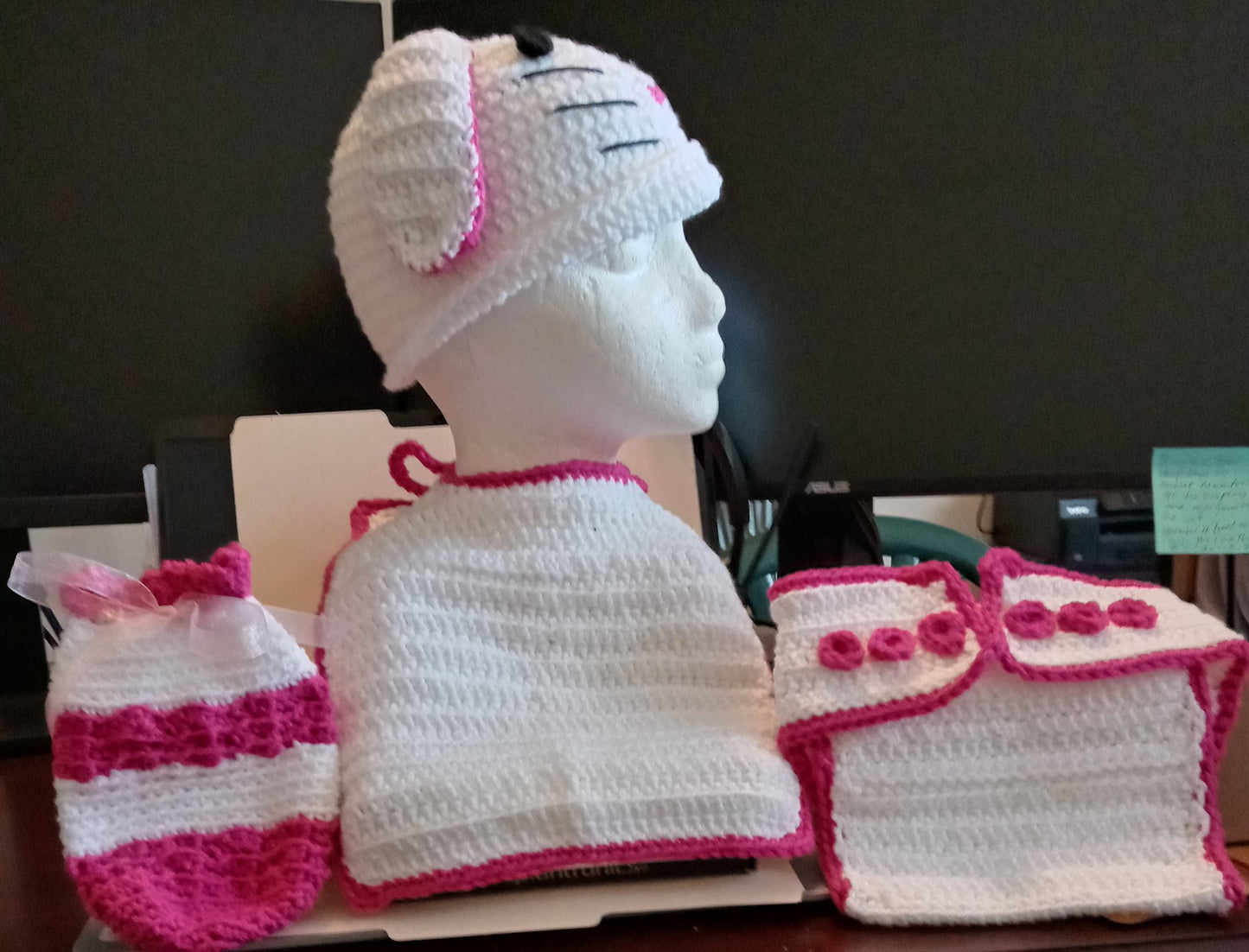 Baby Corner - Diaper Cover, Beenie, Bib and Bottle Cover, Wash rags