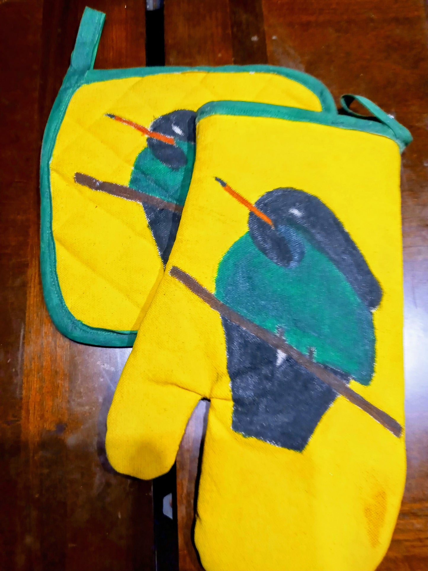 Kitchen Corner - Potholder and Mitt Set