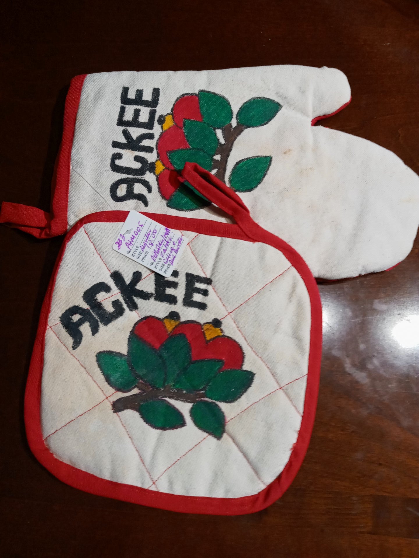 Kitchen Corner - Potholder and Mitt Set