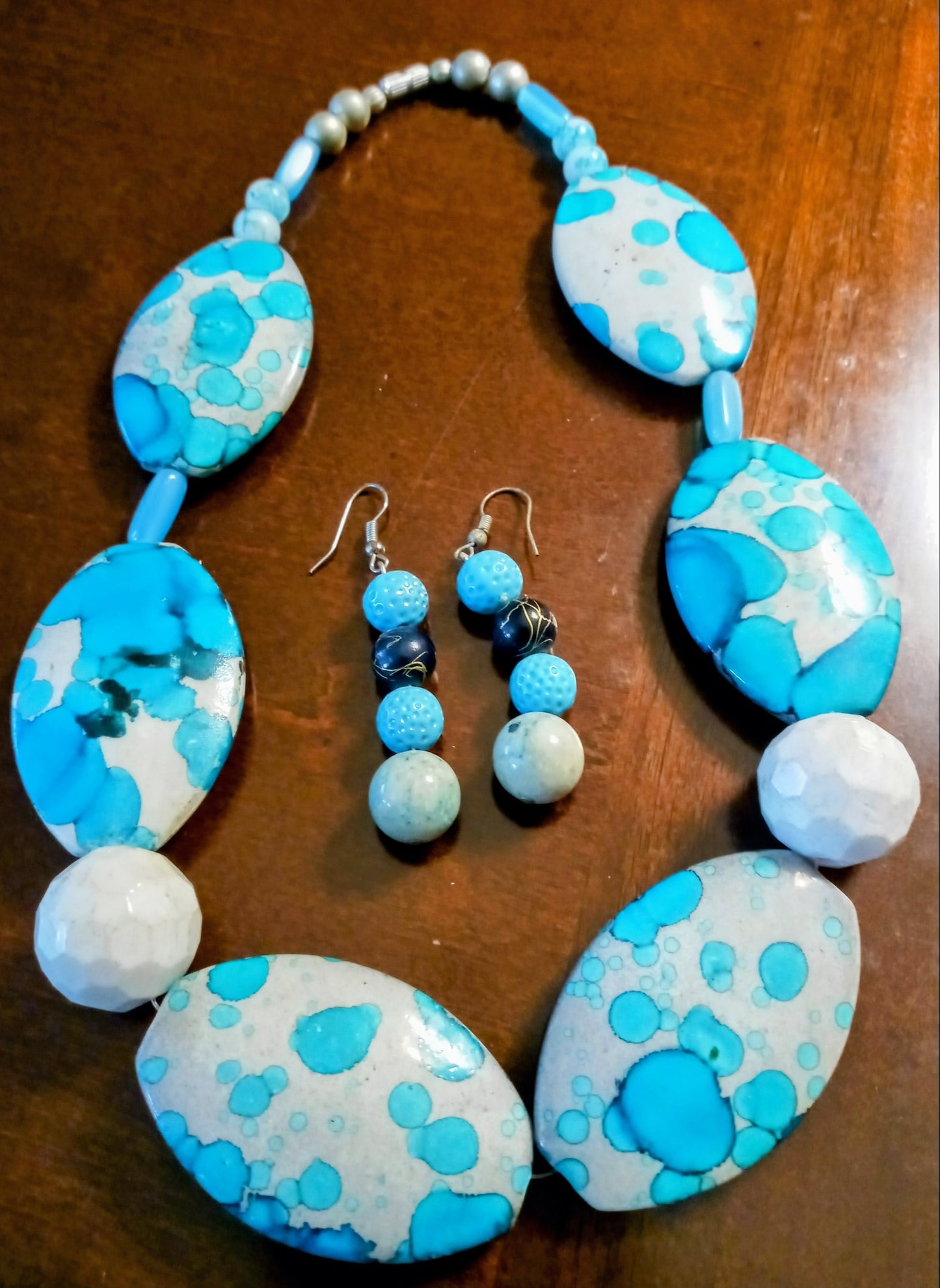 Jewelry Corner - Necklace and Earring Set