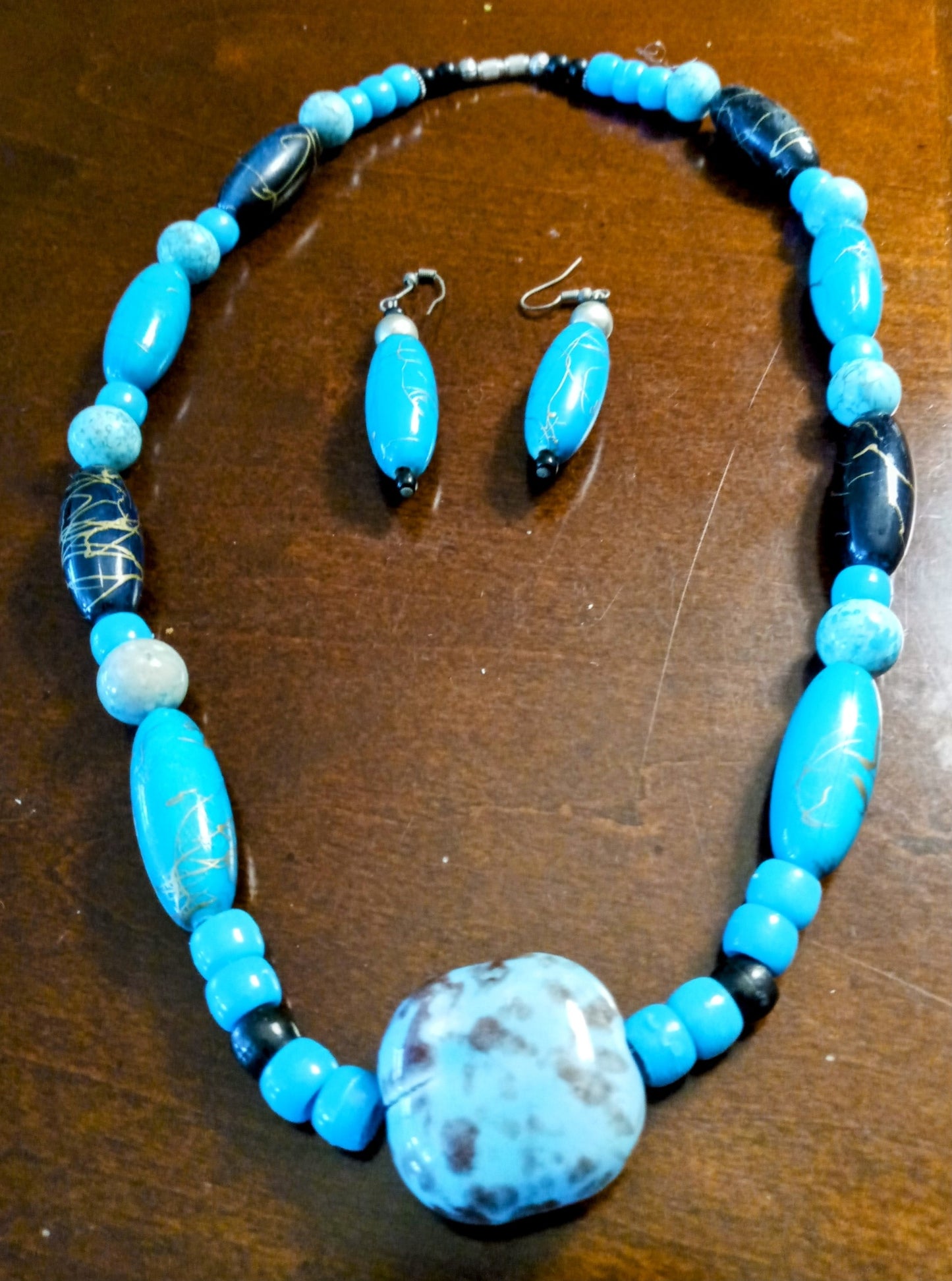 Jewelry Corner - Necklace and Earring Set