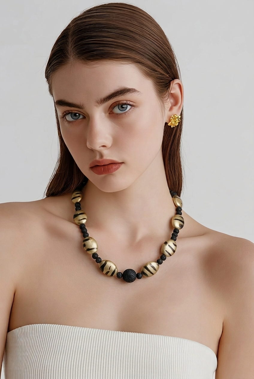 Accessory>Jewelry                              Necklace