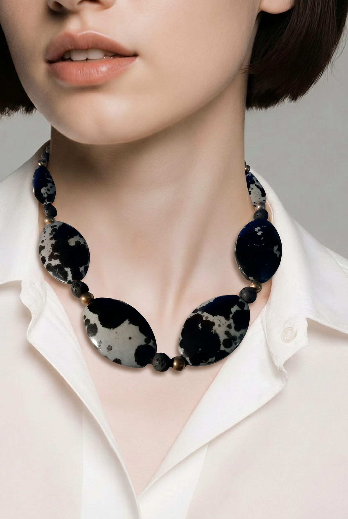 Accessory>Jewelry                              Necklace