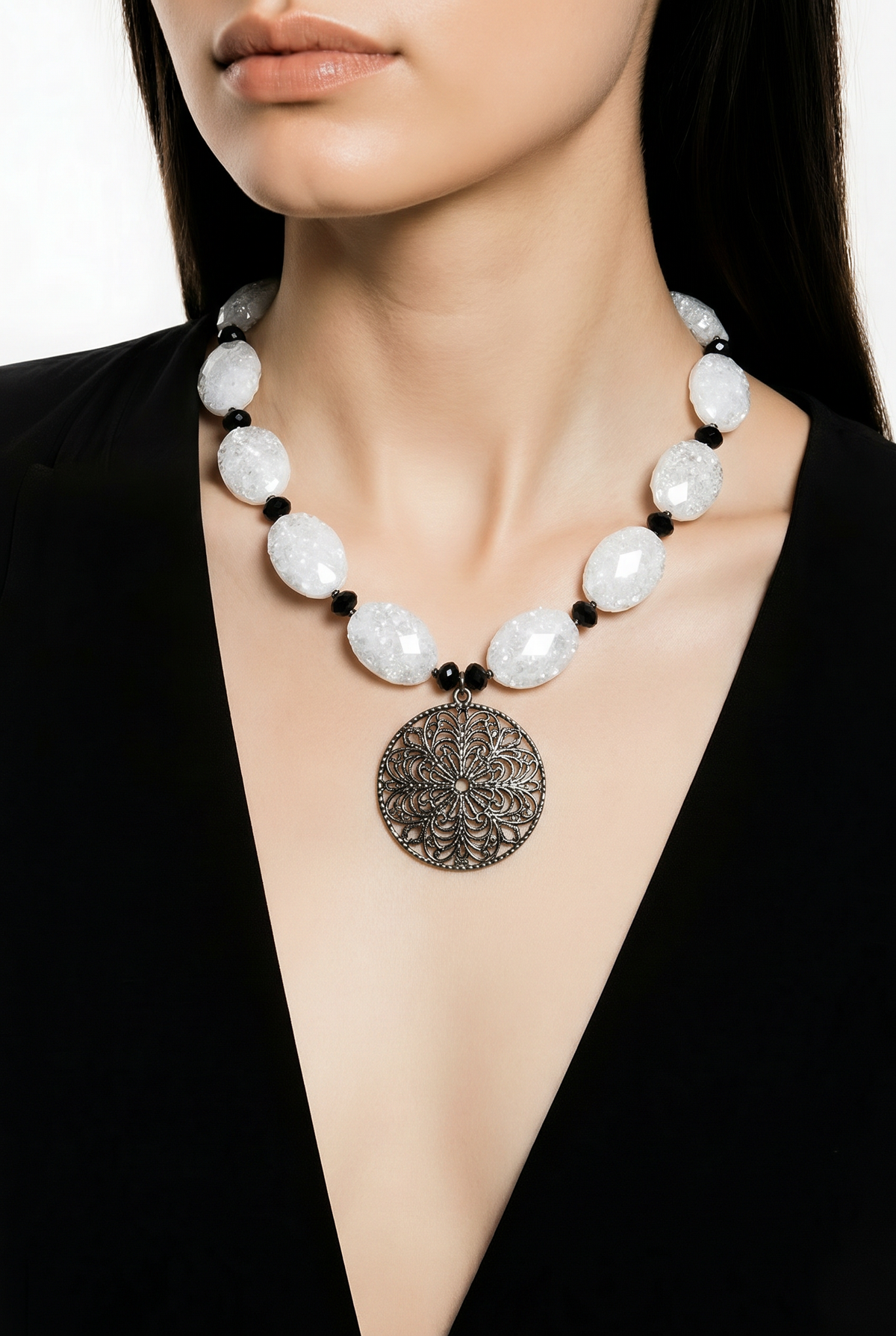 Accessory>Jewelry                             Necklace