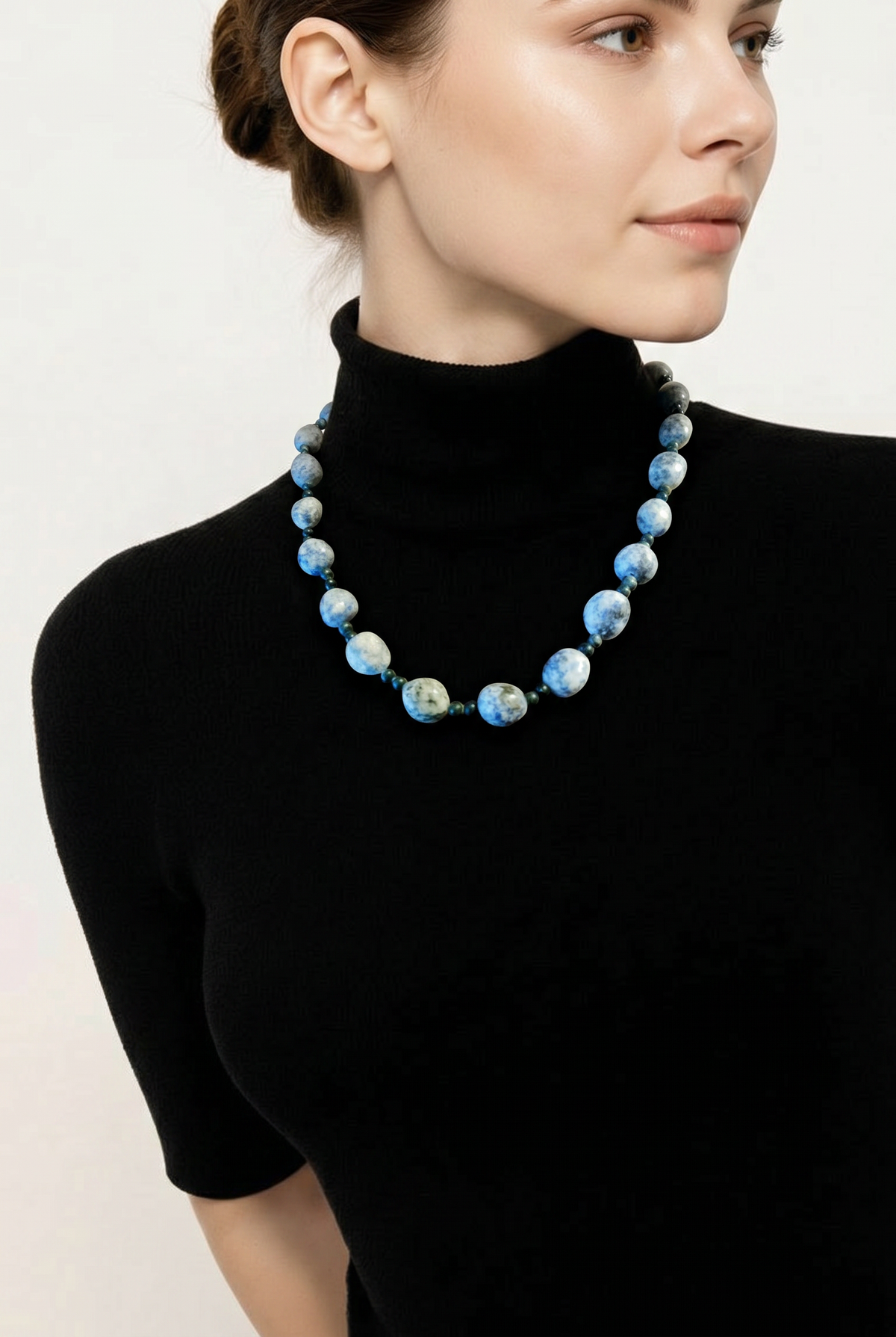 Accessory>Jewelry                                 Necklace & Earring Set