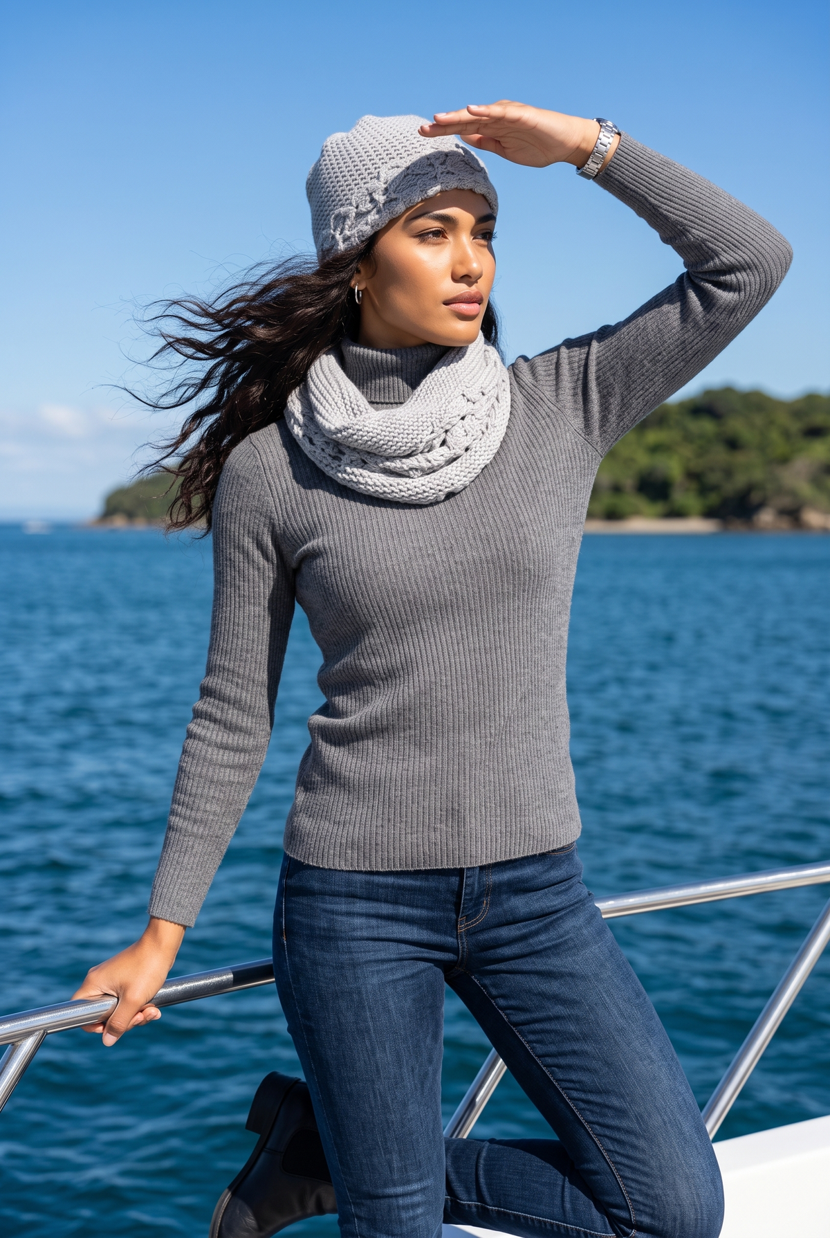 Apparel>Accessories              Beenie & Neck Scarf Set