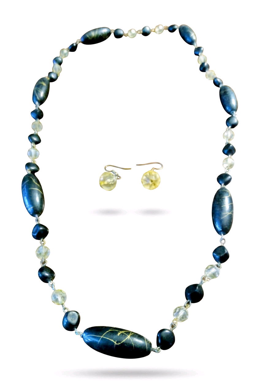 Accessory>Jewelry                                Necklace & Earring Set