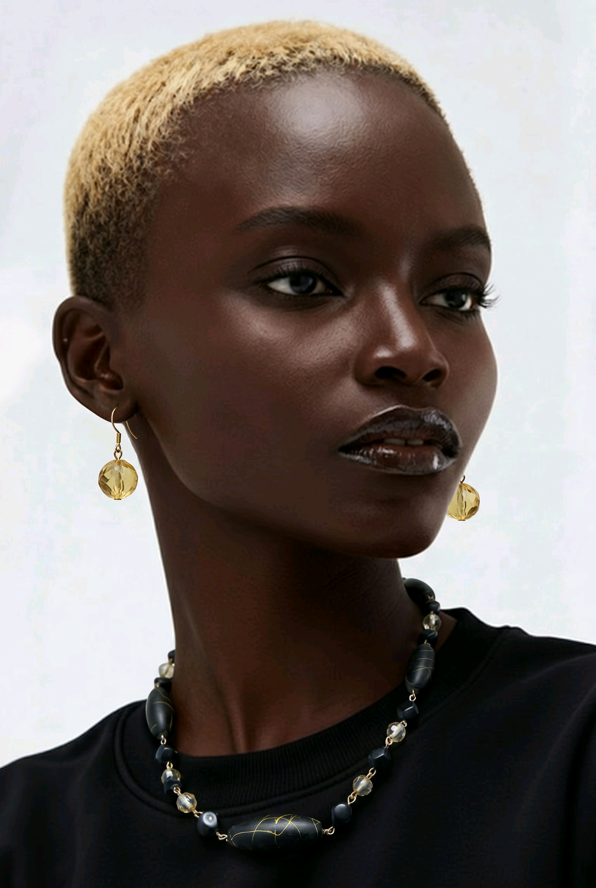 Accessory>Jewelry                                Necklace & Earring Set