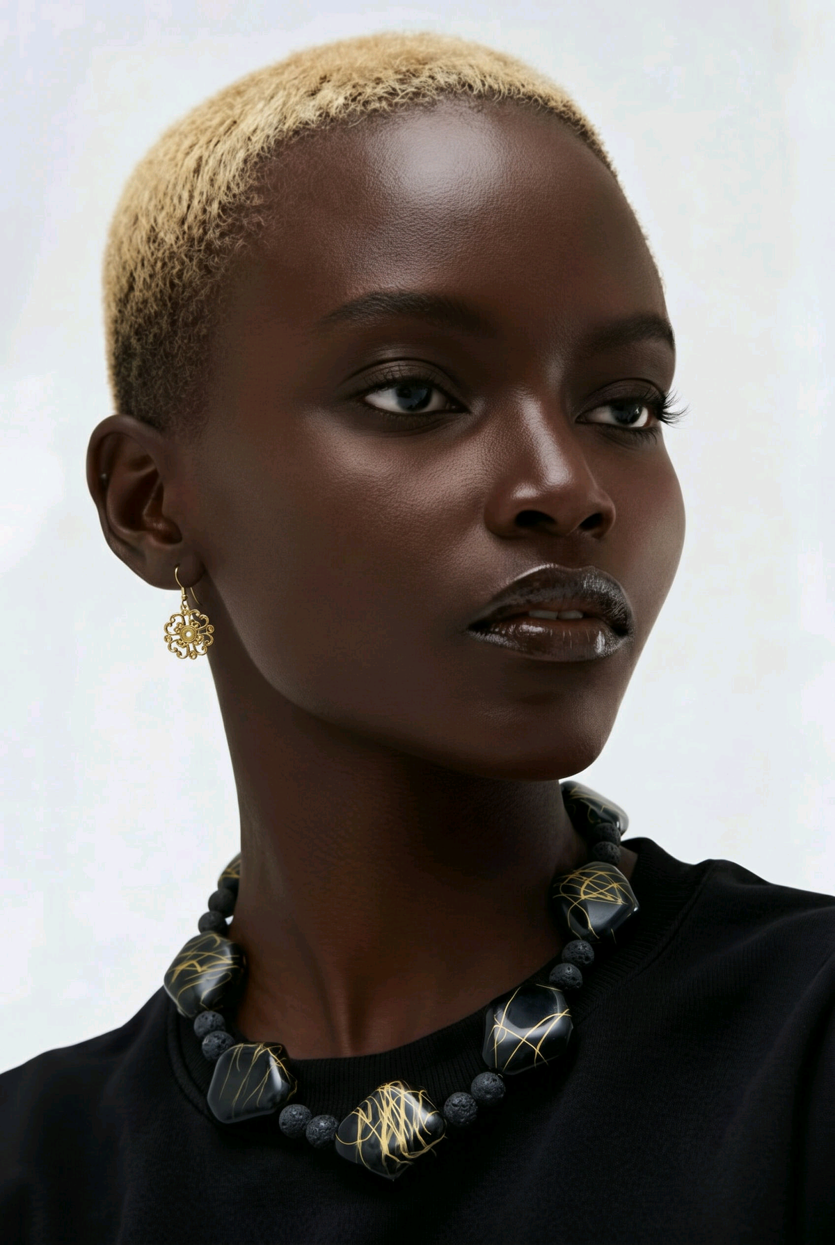 Accessory>Jewelry                             Necklace & Earring Set