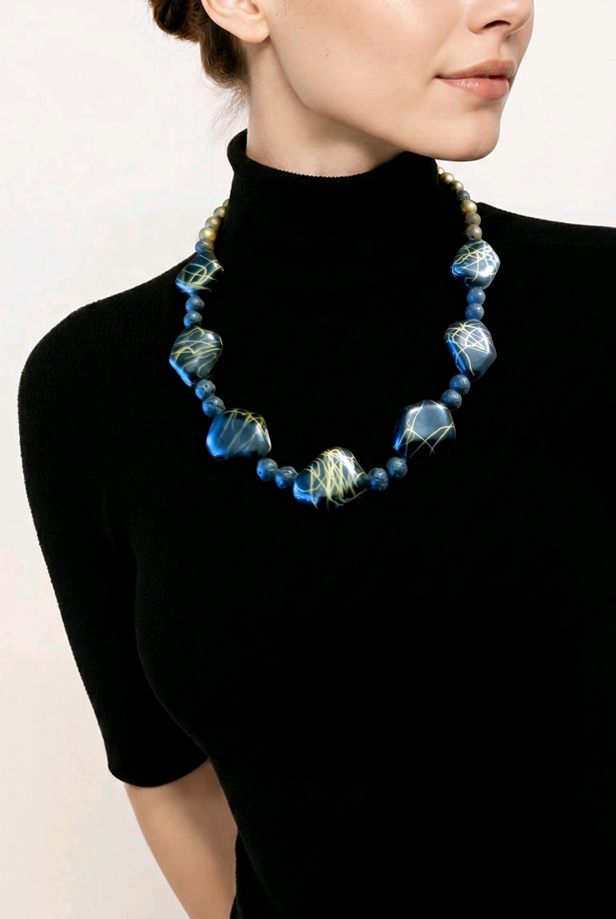Accessory>Jewelry                             Necklace & Earring Set