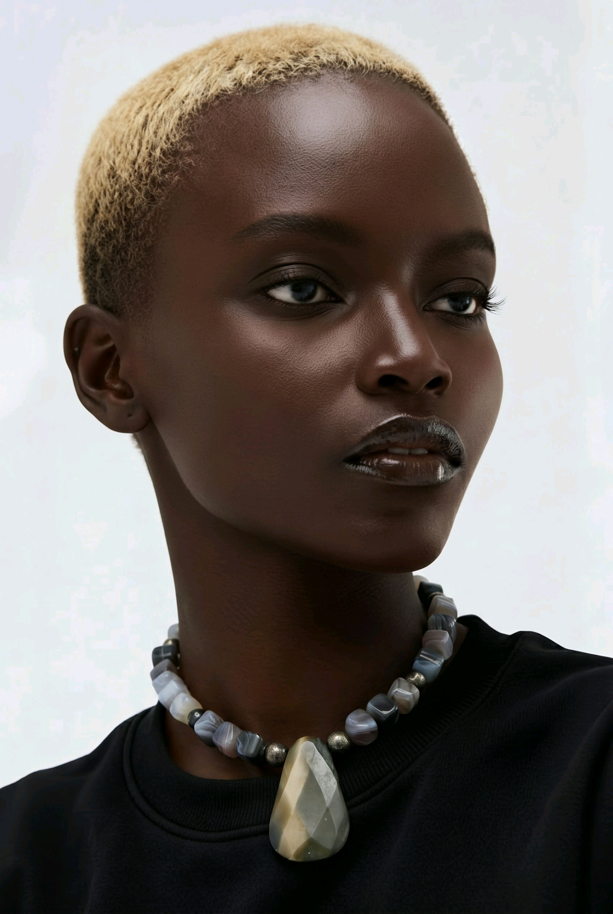 Accessory>Jewelry                                Necklace & Earring Set