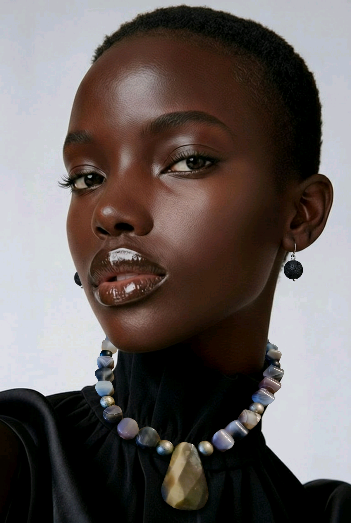 Accessory>Jewelry                                Necklace & Earring Set