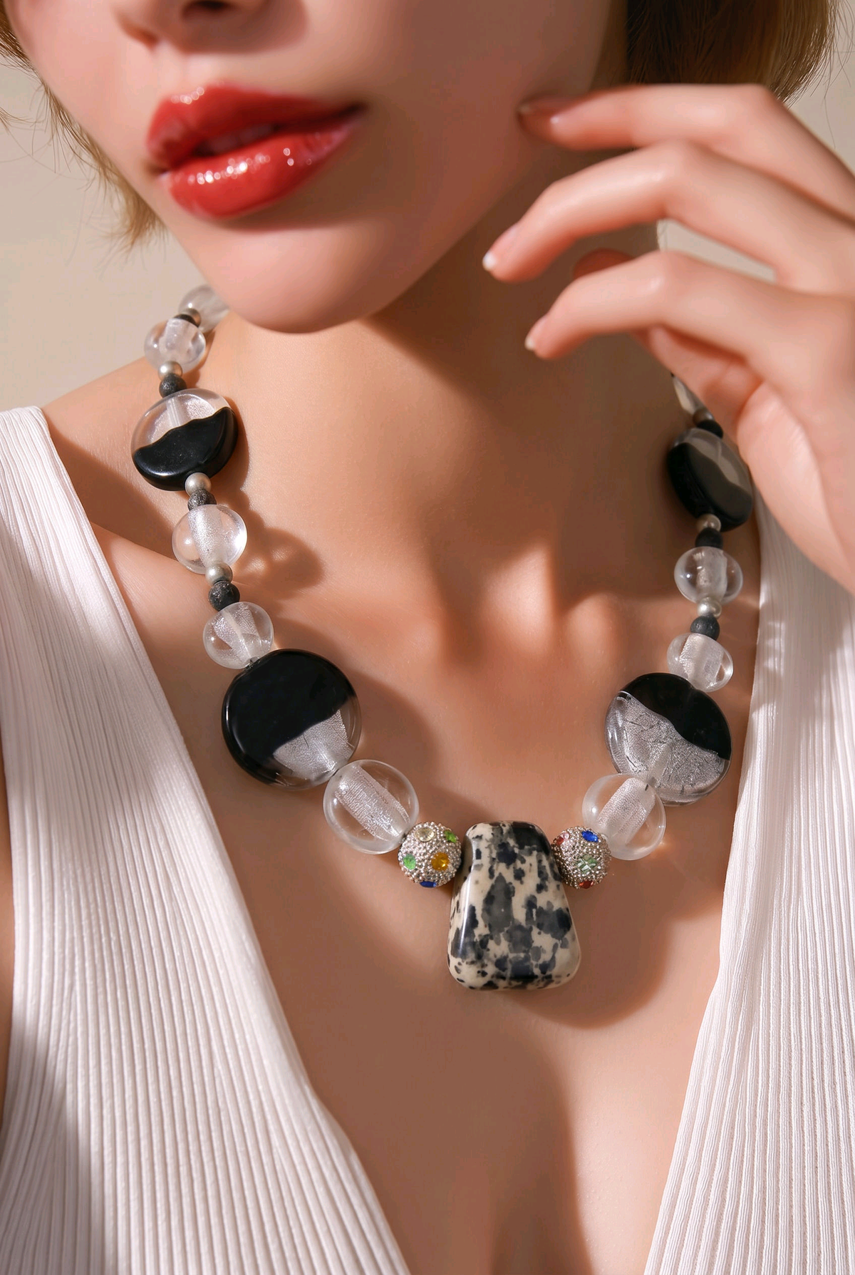 Accessory>Jewelry                                Necklace & Earring Set