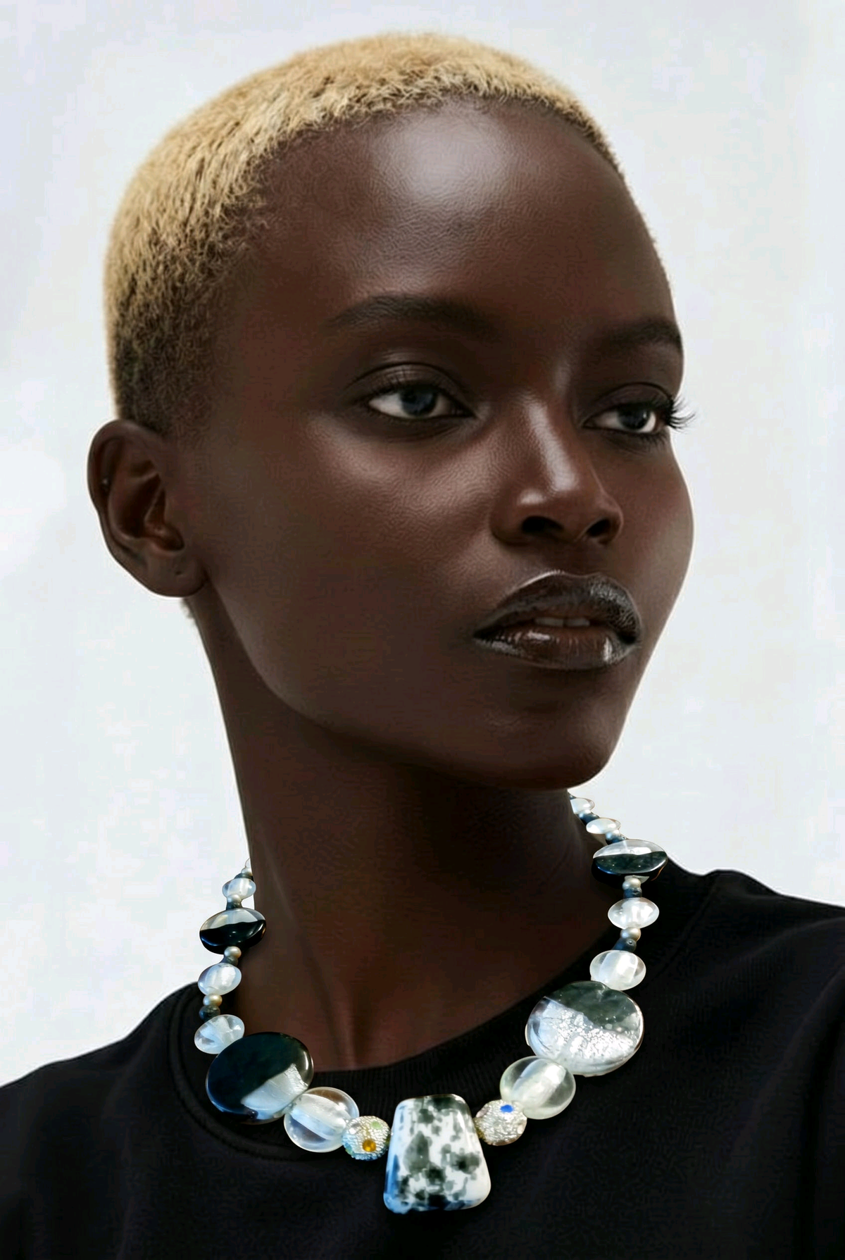 Accessory>Jewelry                                Necklace & Earring Set