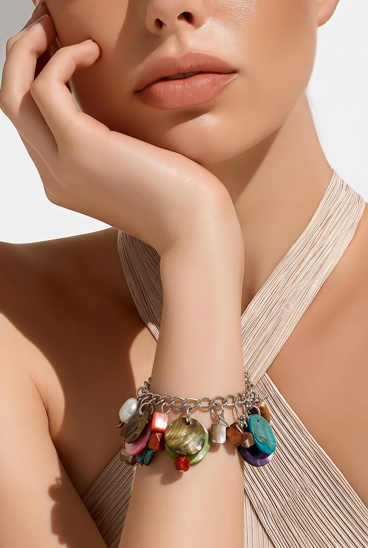 Accessory>Jewelry                               Bracelet w/ metallic charms