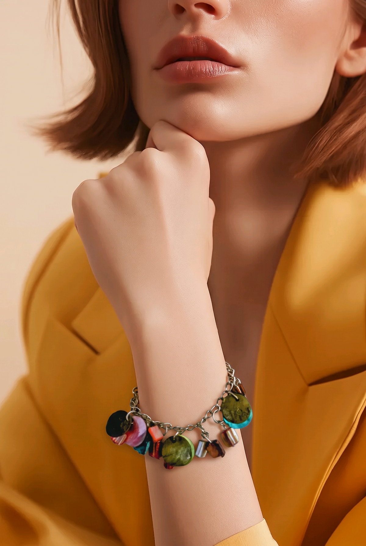 Accessory>Jewelry                               Bracelet w/ metallic charms