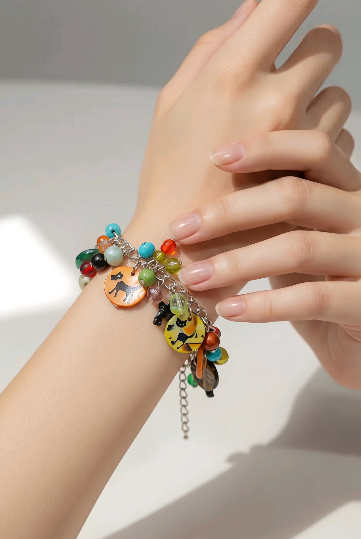 Accessory>Jewelry                               Bracelet w/ metallic charms