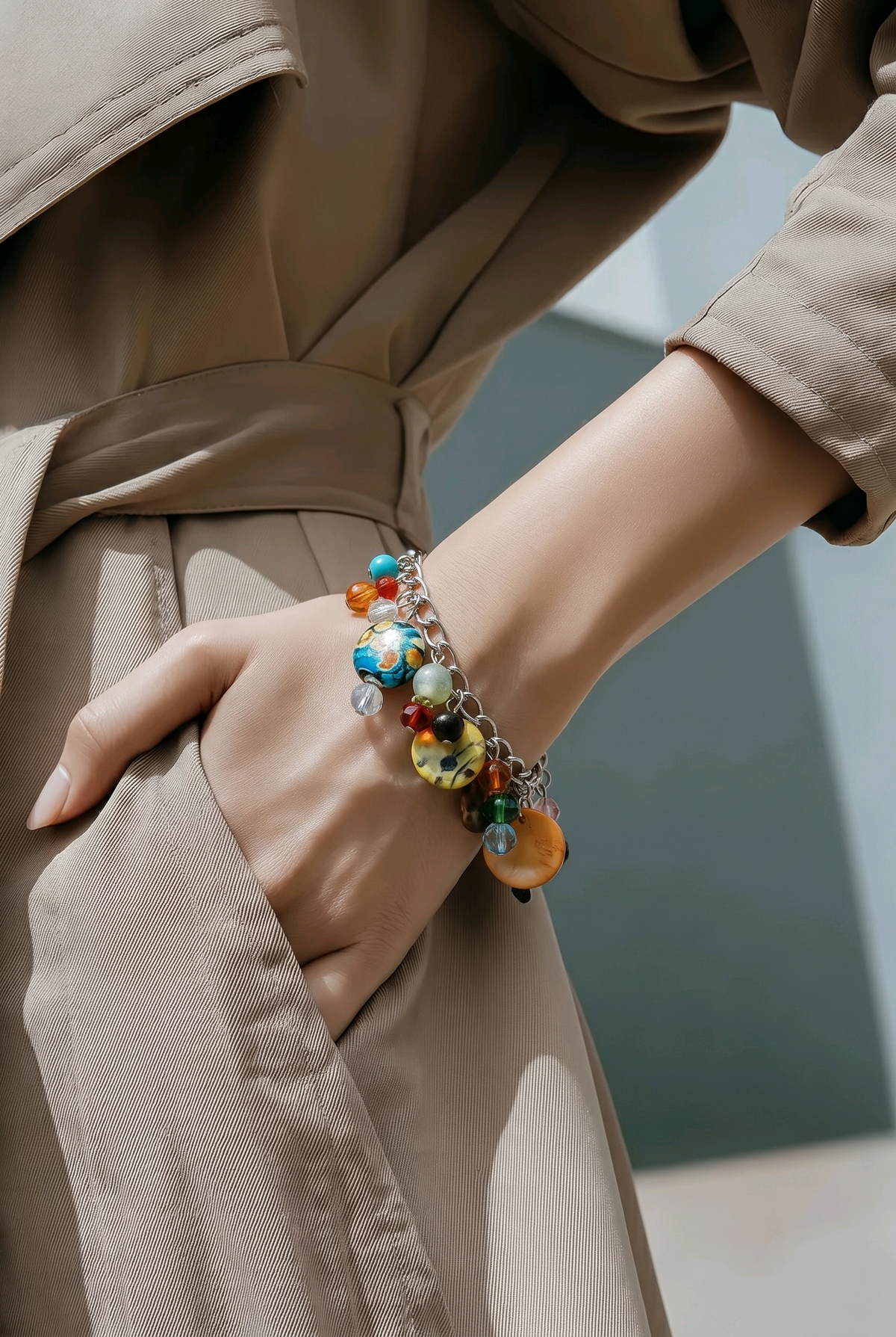 Accessory>Jewelry                               Bracelet w/ metallic charms