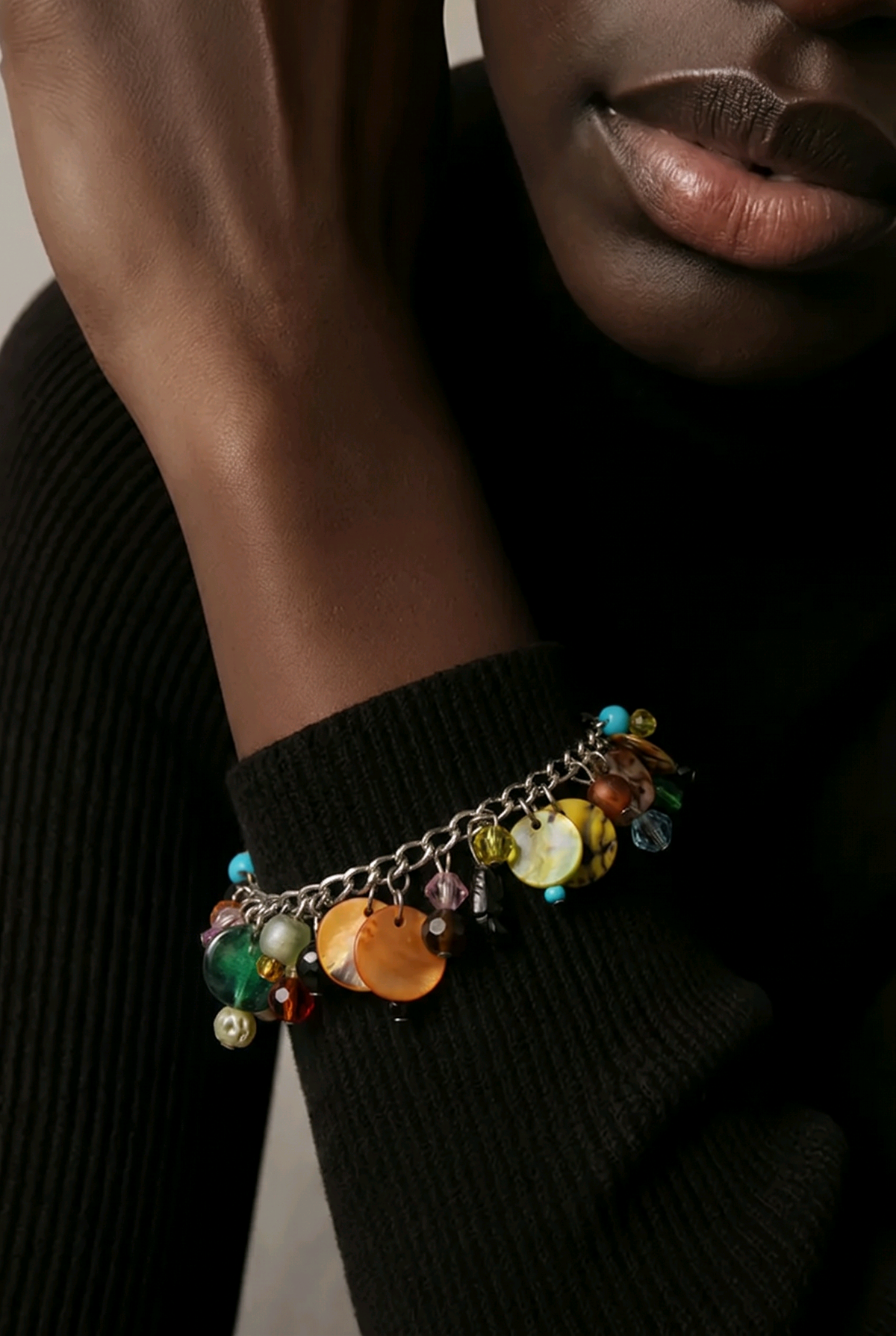 Accessory>Jewelry                               Bracelet w/ metallic charms