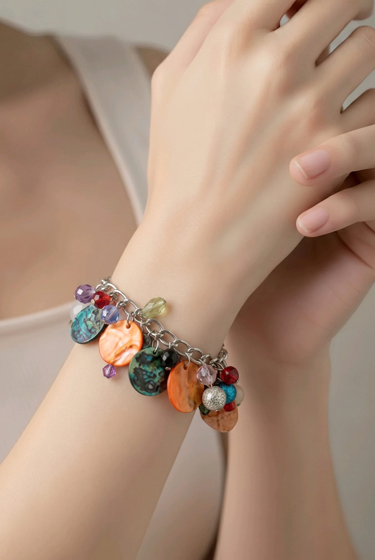 Accessory>Jewelry                                Bracelet w/ metallic charms