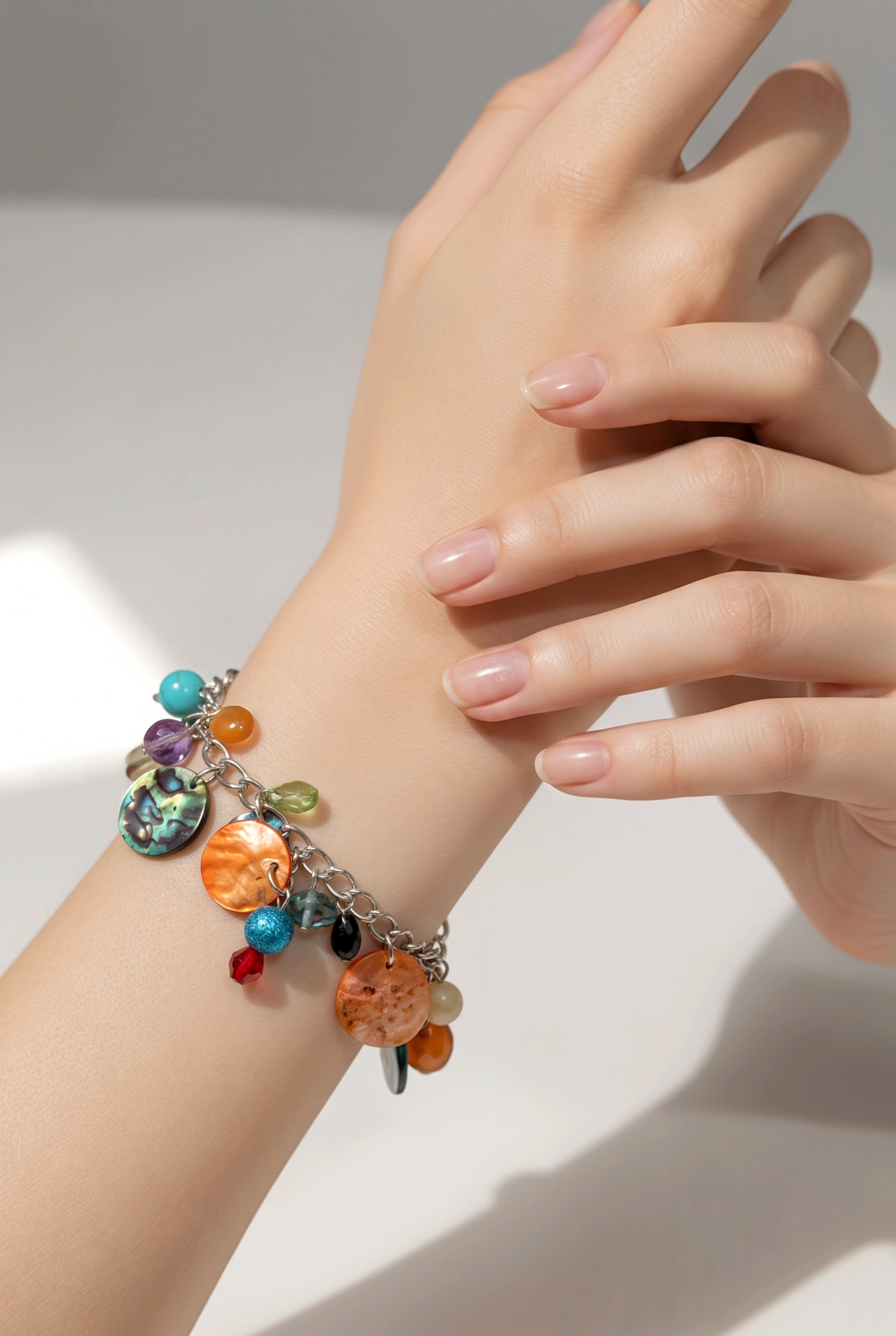 Accessory>Jewelry                                Bracelet w/ metallic charms