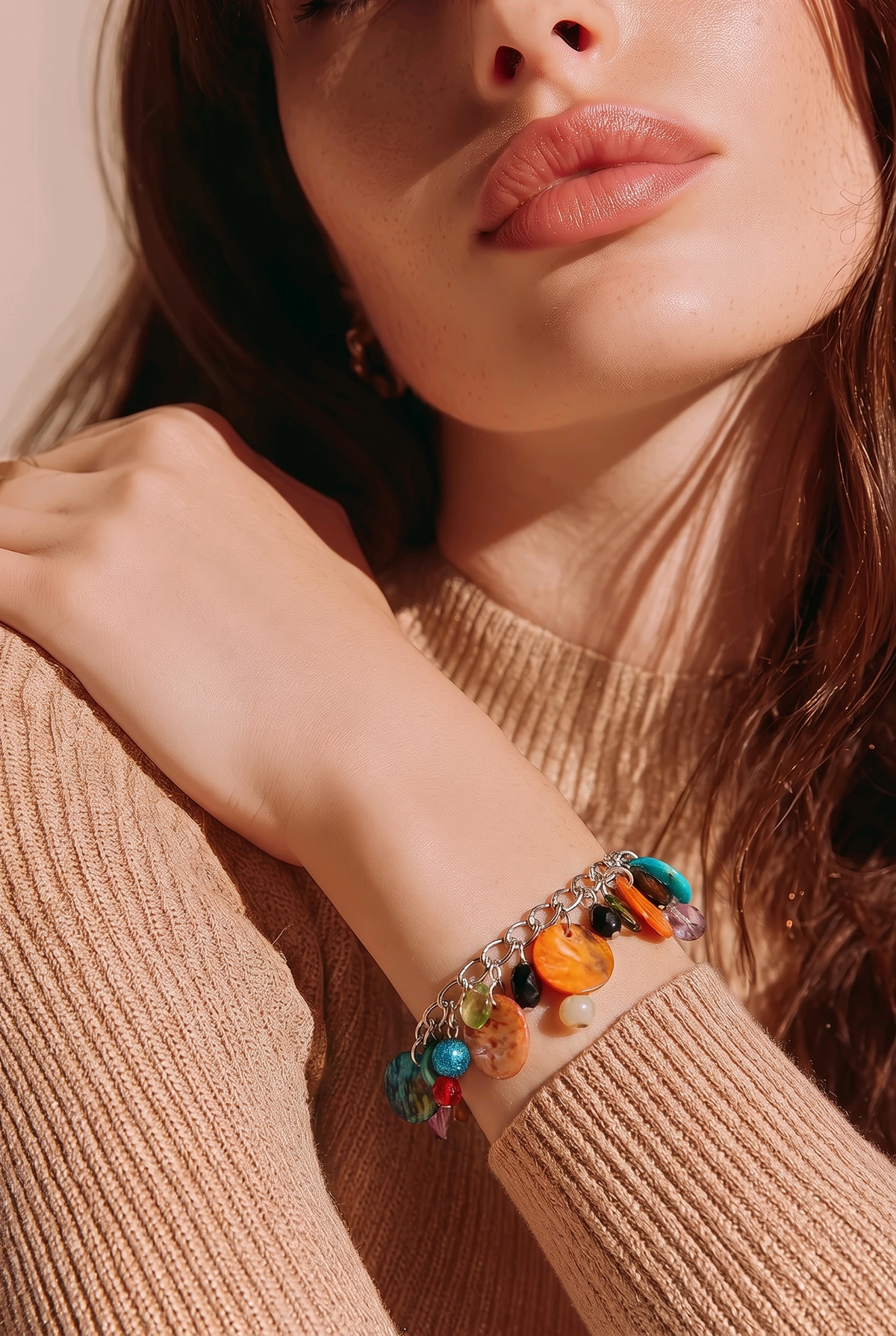 Accessory>Jewelry                                Bracelet w/ metallic charms