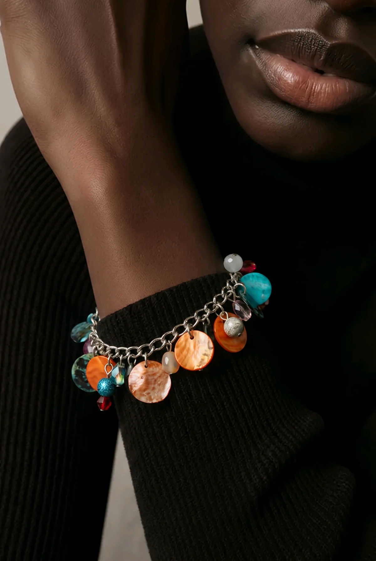 Accessory>Jewelry                                Bracelet w/ metallic charms
