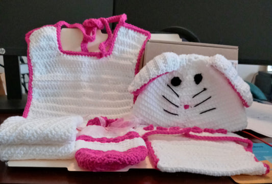 Baby Corner - Diaper Cover, Beenie, Bib and Bottle Cover, Wash rags