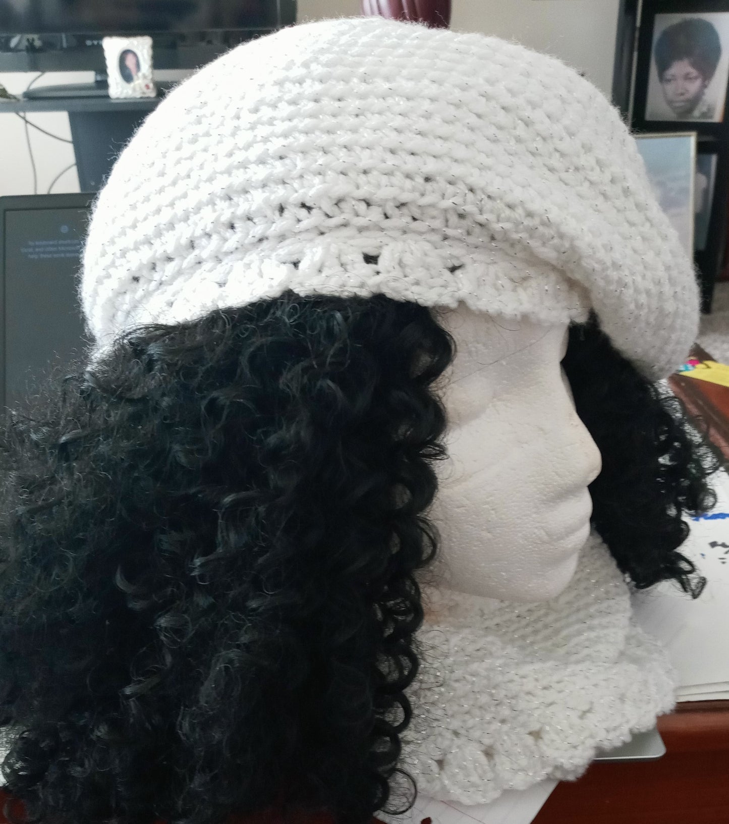 Beret and Neck Scarf Set