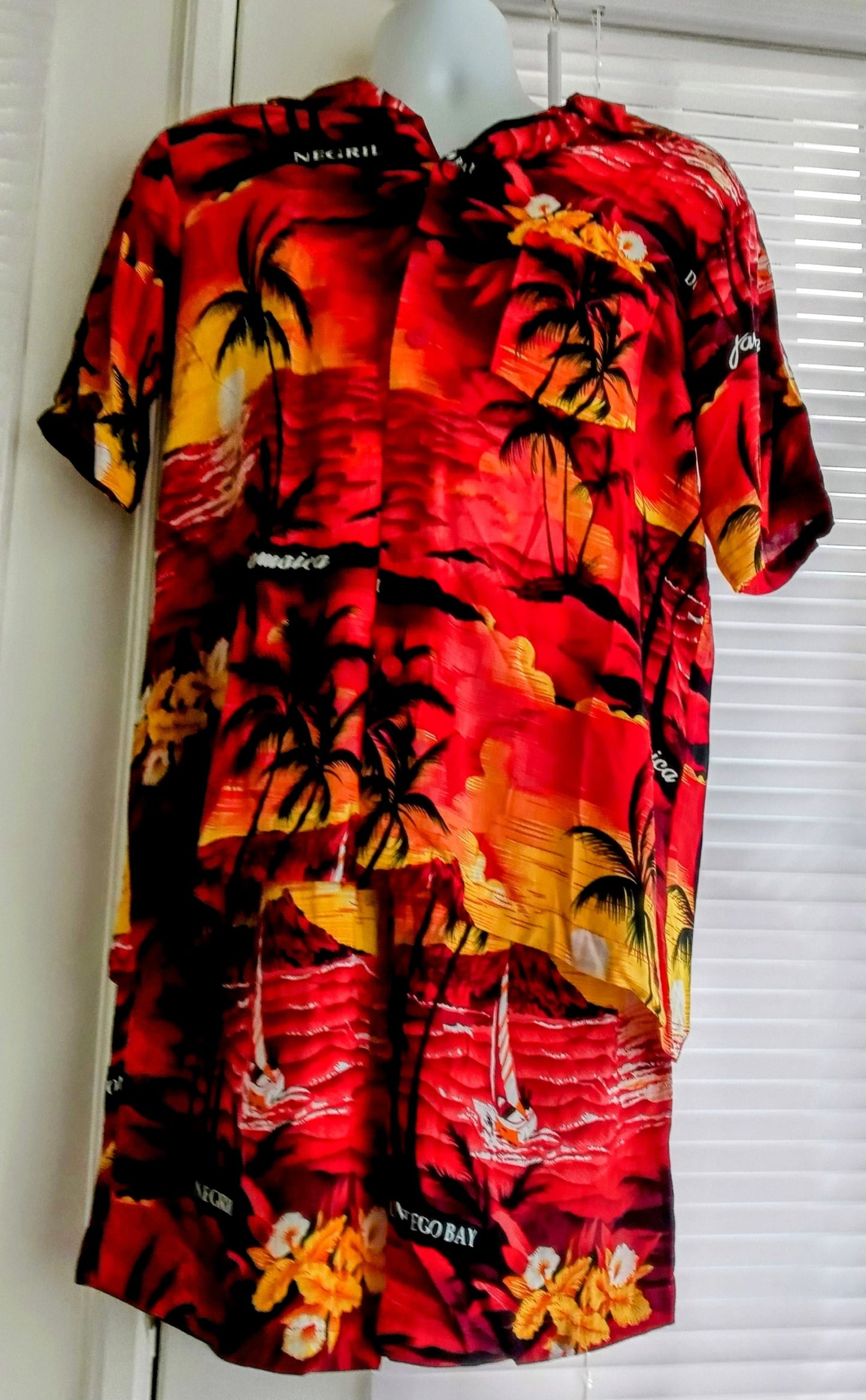 Men's Corner - Shirt and Shorts Set - Red Floral