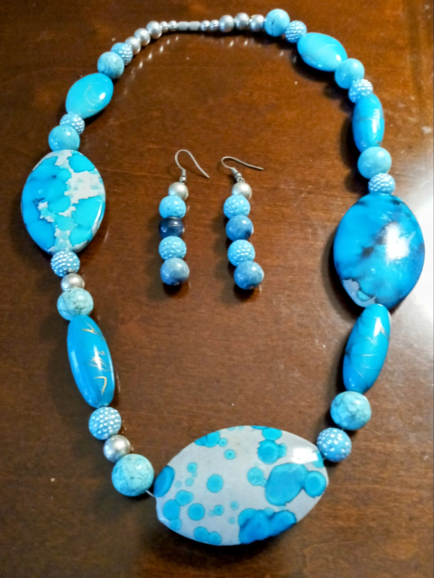 Jewelry Corner - Necklace and Earring Set