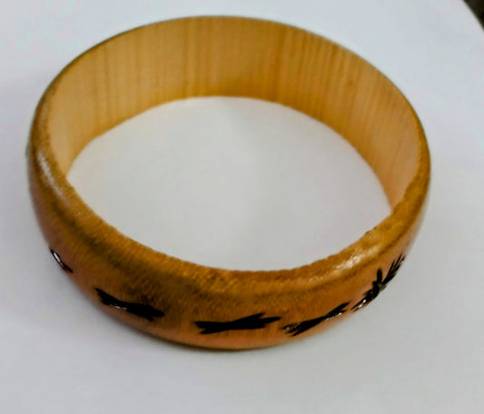 Accessory>Jewelry                          Bracelet