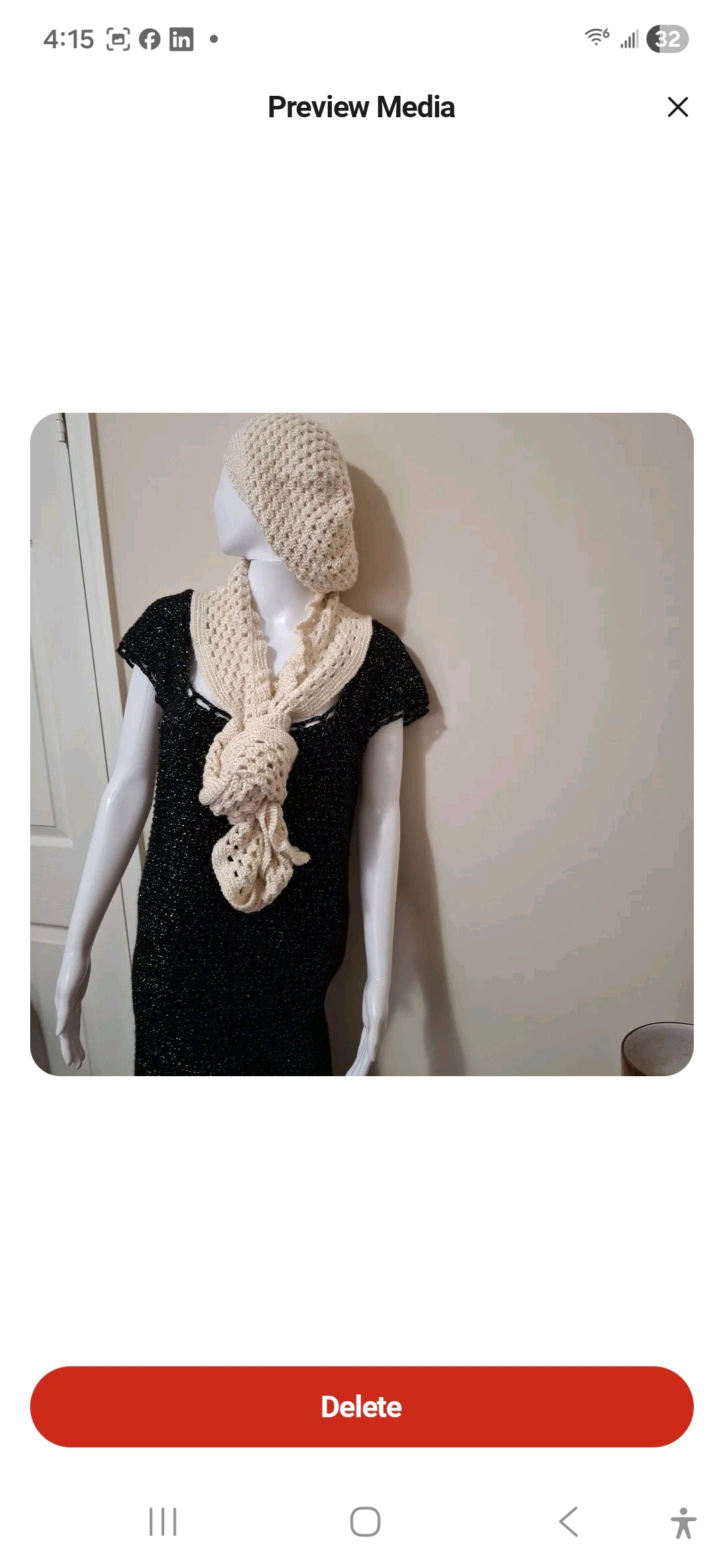 Apparel>Accessories             Beret & Long Scarf Set