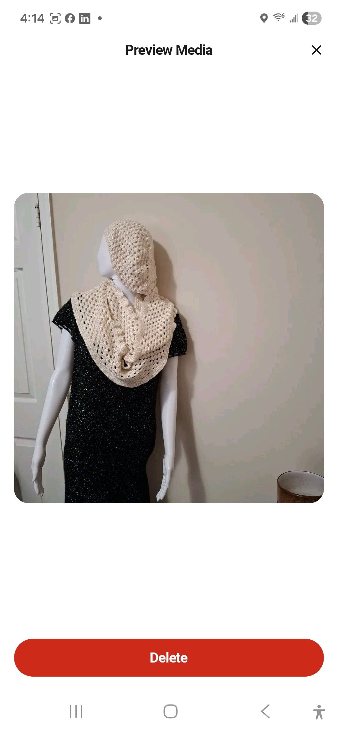 Apparel>Accessories             Beret & Long Scarf Set
